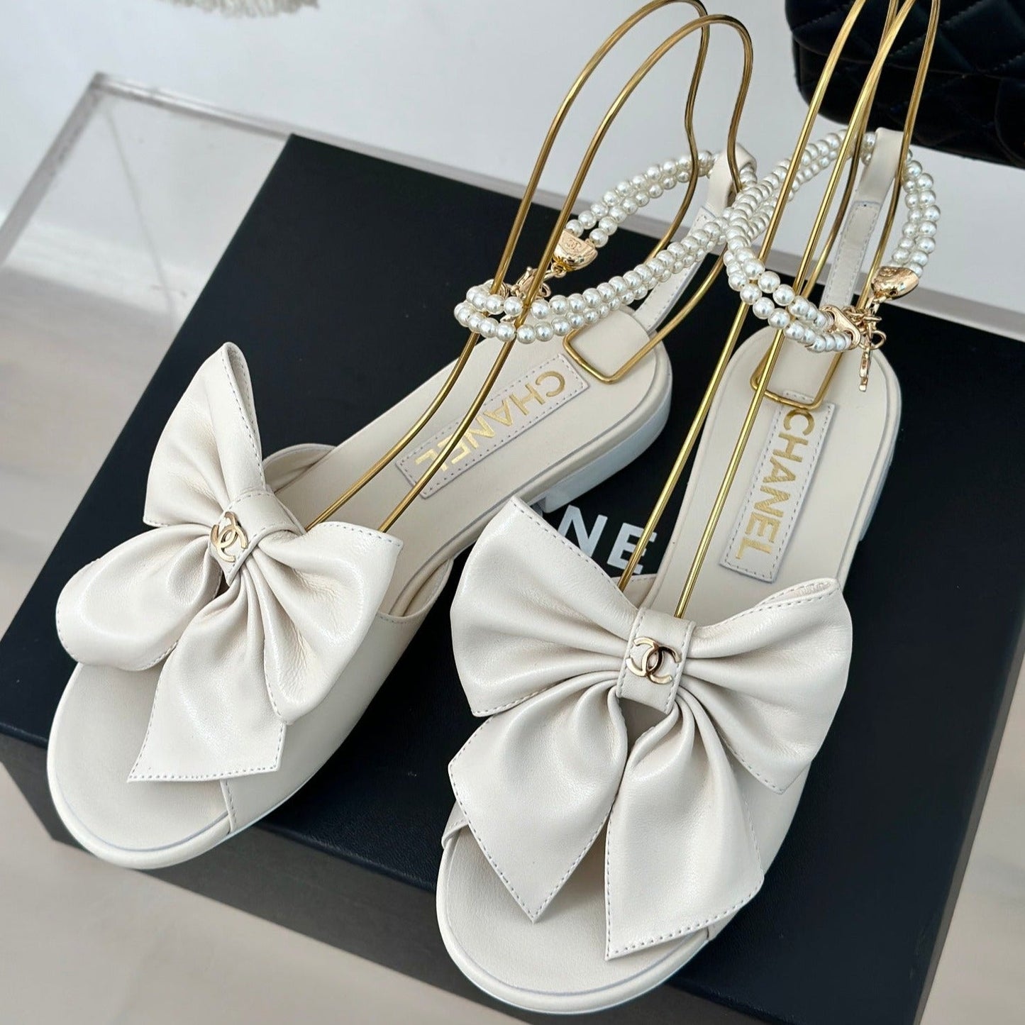 Double C Big Bow Pearl Chain Sandals White Lambskin - 35