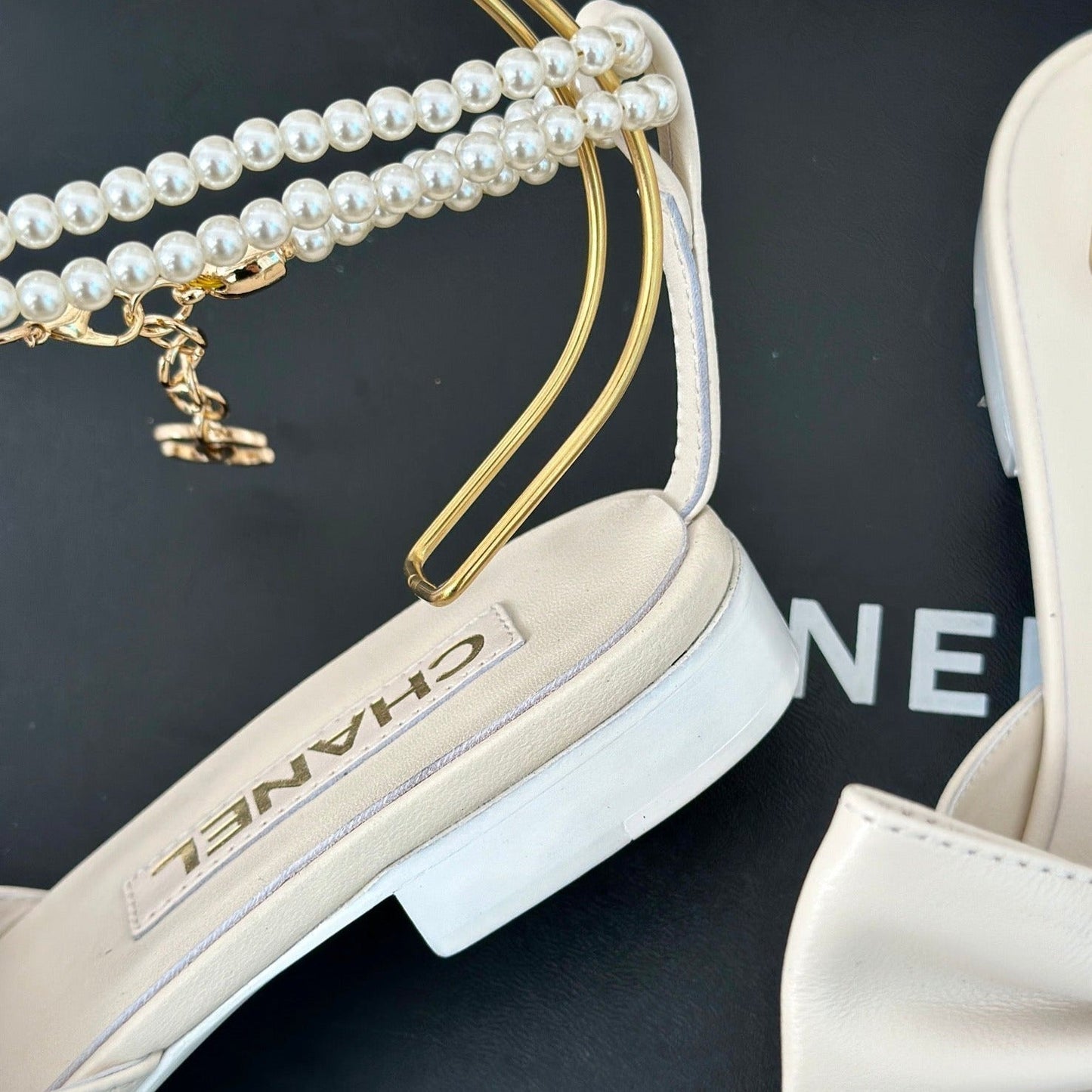 Double C Big Bow Pearl Chain Sandals White Lambskin - 35