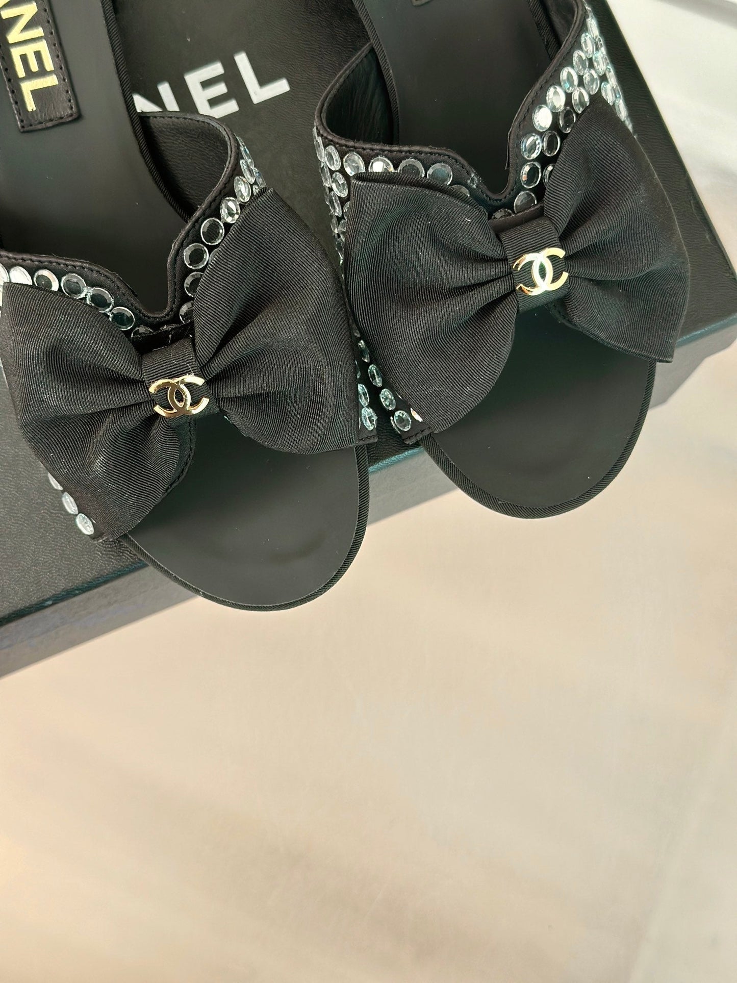 BLOCK HEEL MULE WITH WHITE RHINESTONES IN BLACK LAMBSKIN - 35