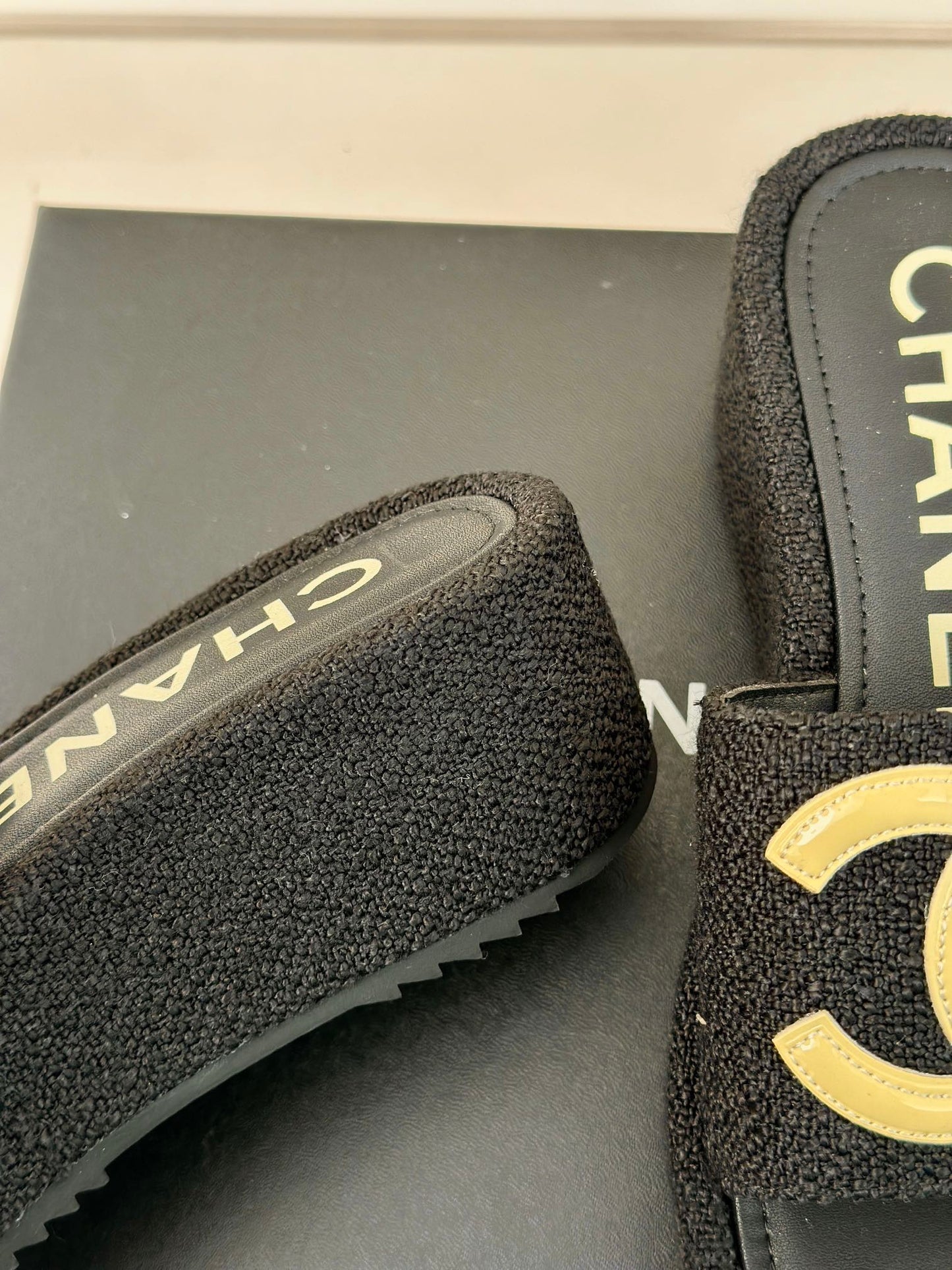 CLASSIC SLIPPERS THICK SOLE IN BLACK TWEED - 35