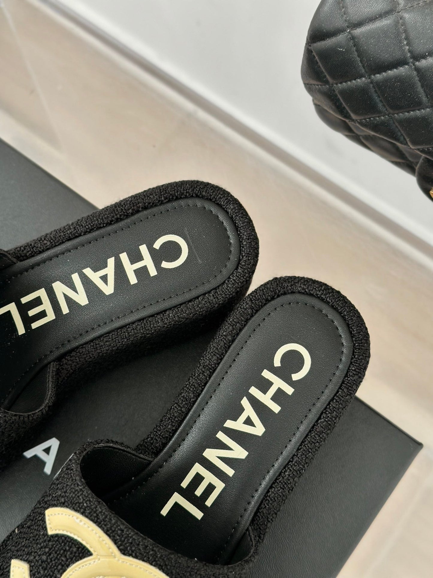 CLASSIC SLIPPERS THICK SOLE IN BLACK TWEED - 35