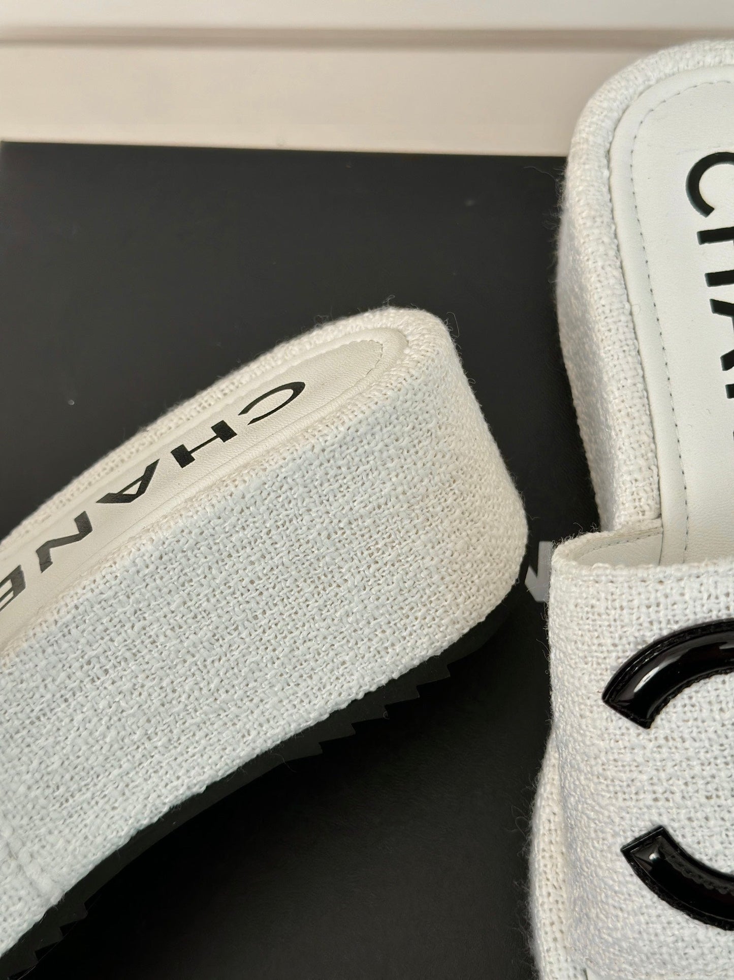 CLASSIC SLIPPERS THICK SOLE IN WHITE TWEED - 35