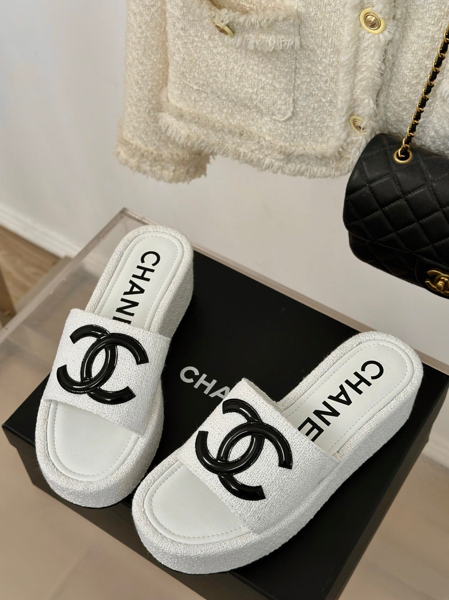 CLASSIC SLIPPERS THICK SOLE IN WHITE TWEED - 35
