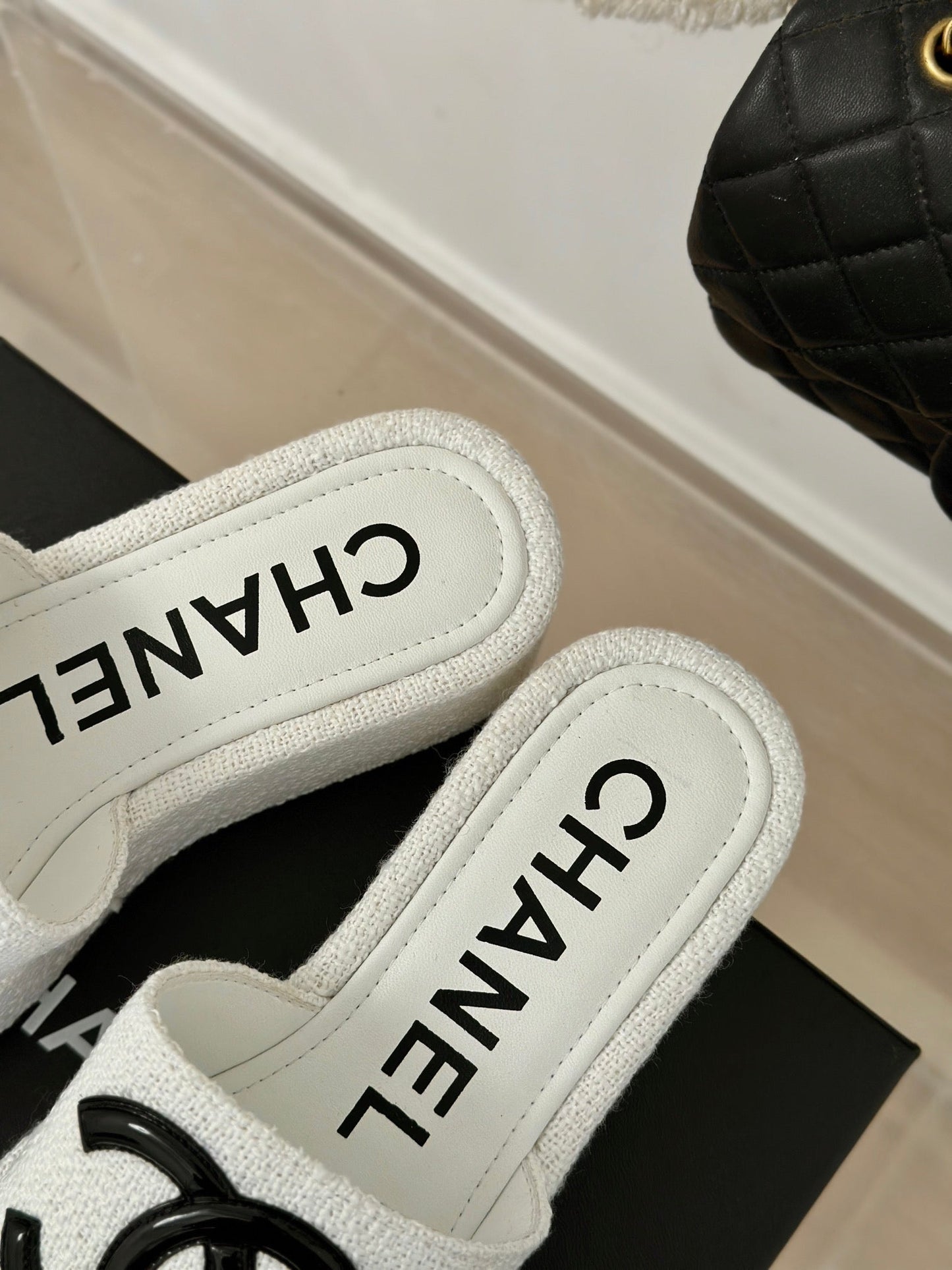 CLASSIC SLIPPERS THICK SOLE IN WHITE TWEED - 35