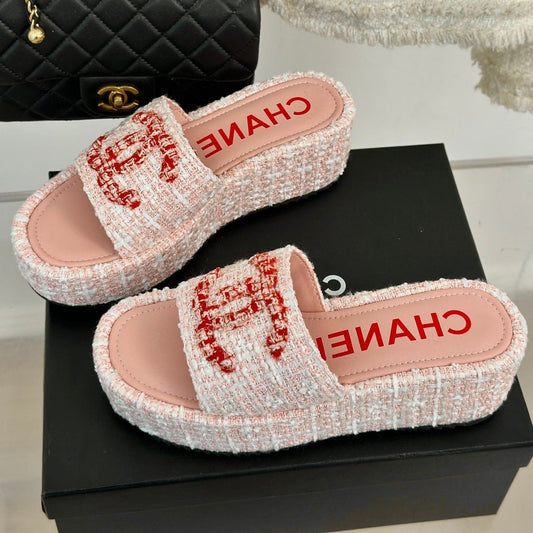 CLASSIC SLIPPERS THICK SOLE IN LIGHT PINK TWEED - 35