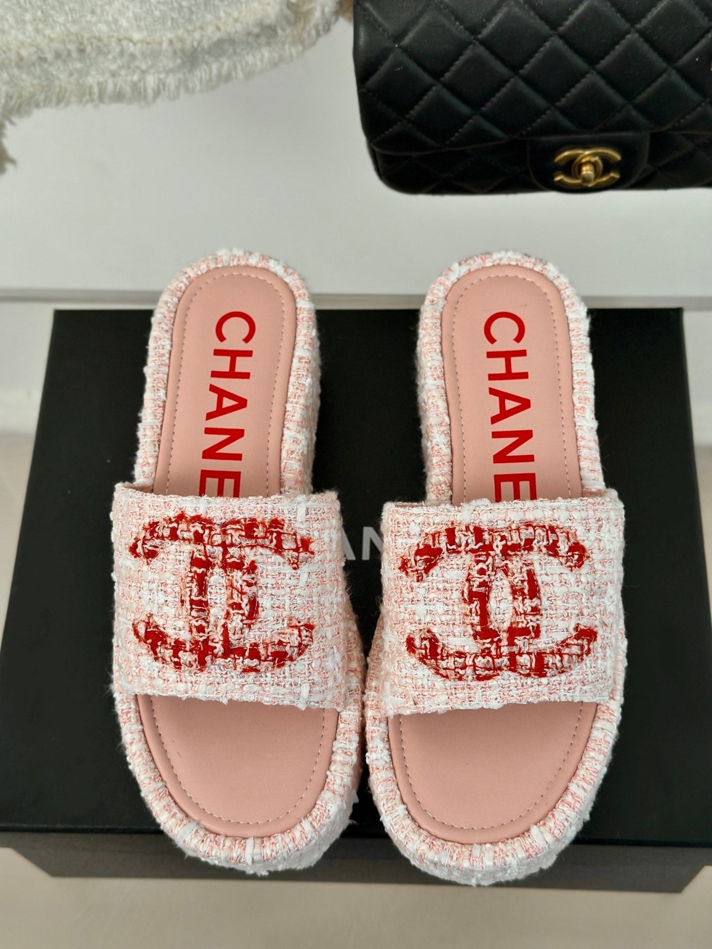 CLASSIC SLIPPERS THICK SOLE IN LIGHT PINK TWEED - 35
