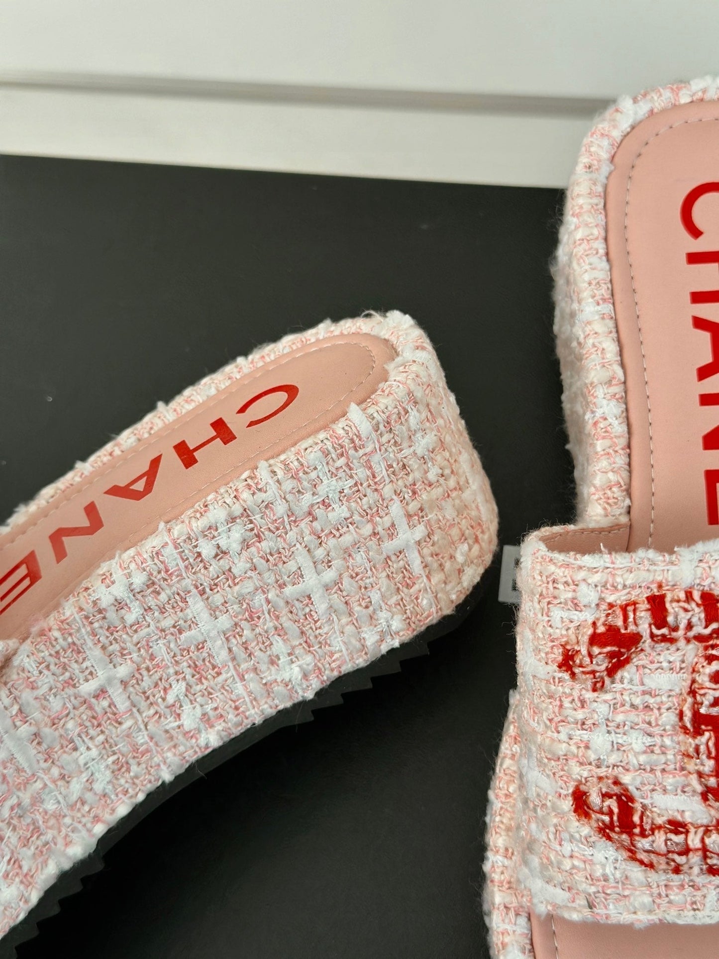 CLASSIC SLIPPERS THICK SOLE IN LIGHT PINK TWEED - 35
