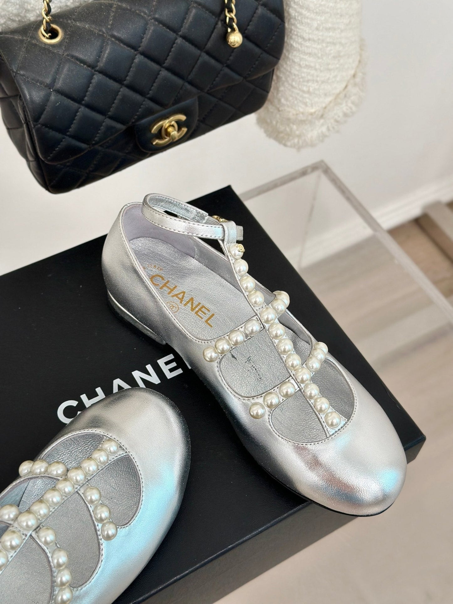 MARY JANES SHOES SILVER GOATSKIN WITH FAUX PEARL - 35
