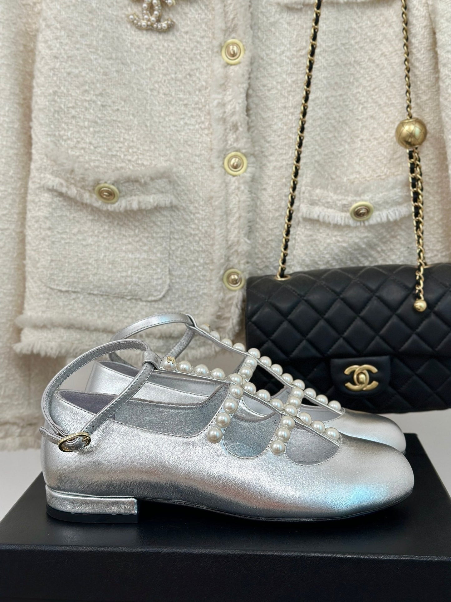 MARY JANES SHOES SILVER GOATSKIN WITH FAUX PEARL - 35