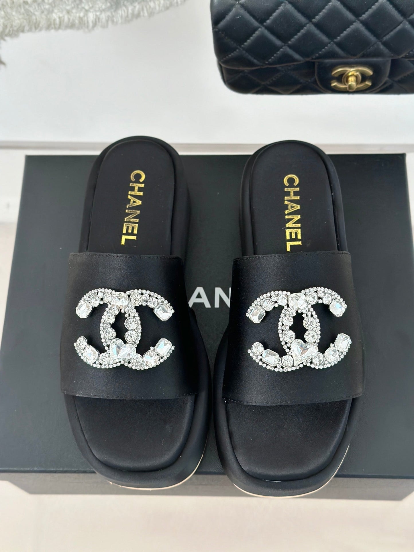 SLIPPERS THICK SOLE IN BLACK SATIN - 35