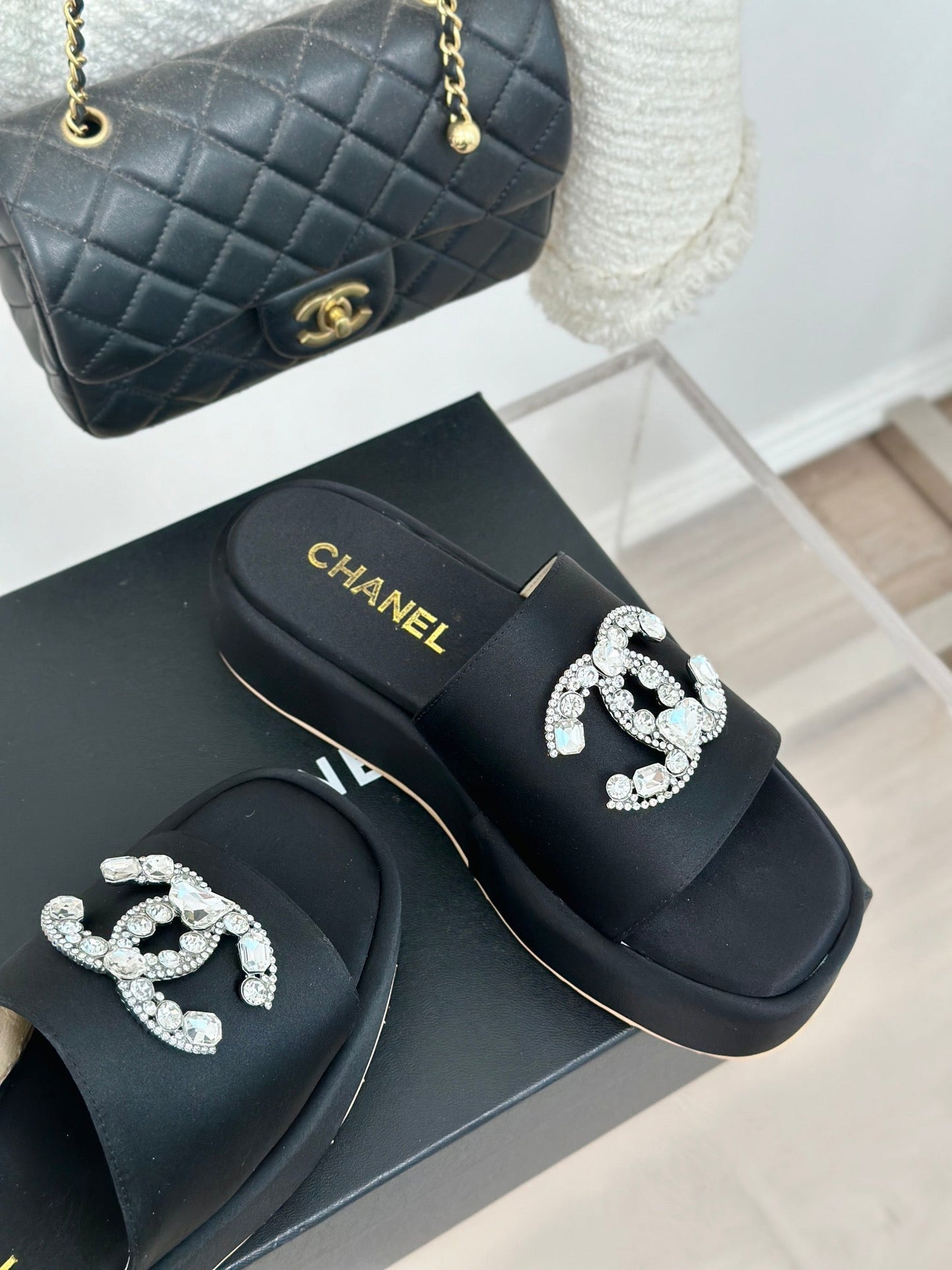 SLIPPERS THICK SOLE IN BLACK SATIN - 35