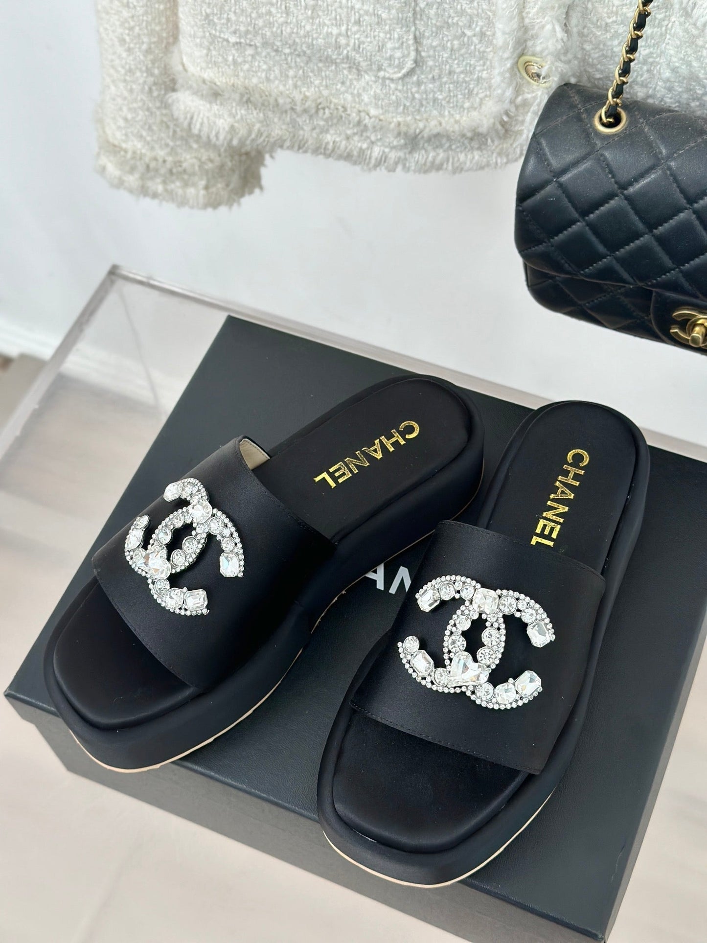 SLIPPERS THICK SOLE IN BLACK SATIN - 35