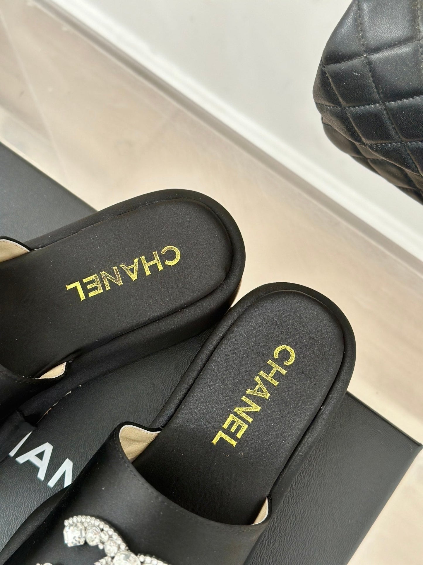 SLIPPERS THICK SOLE IN BLACK SATIN - 35