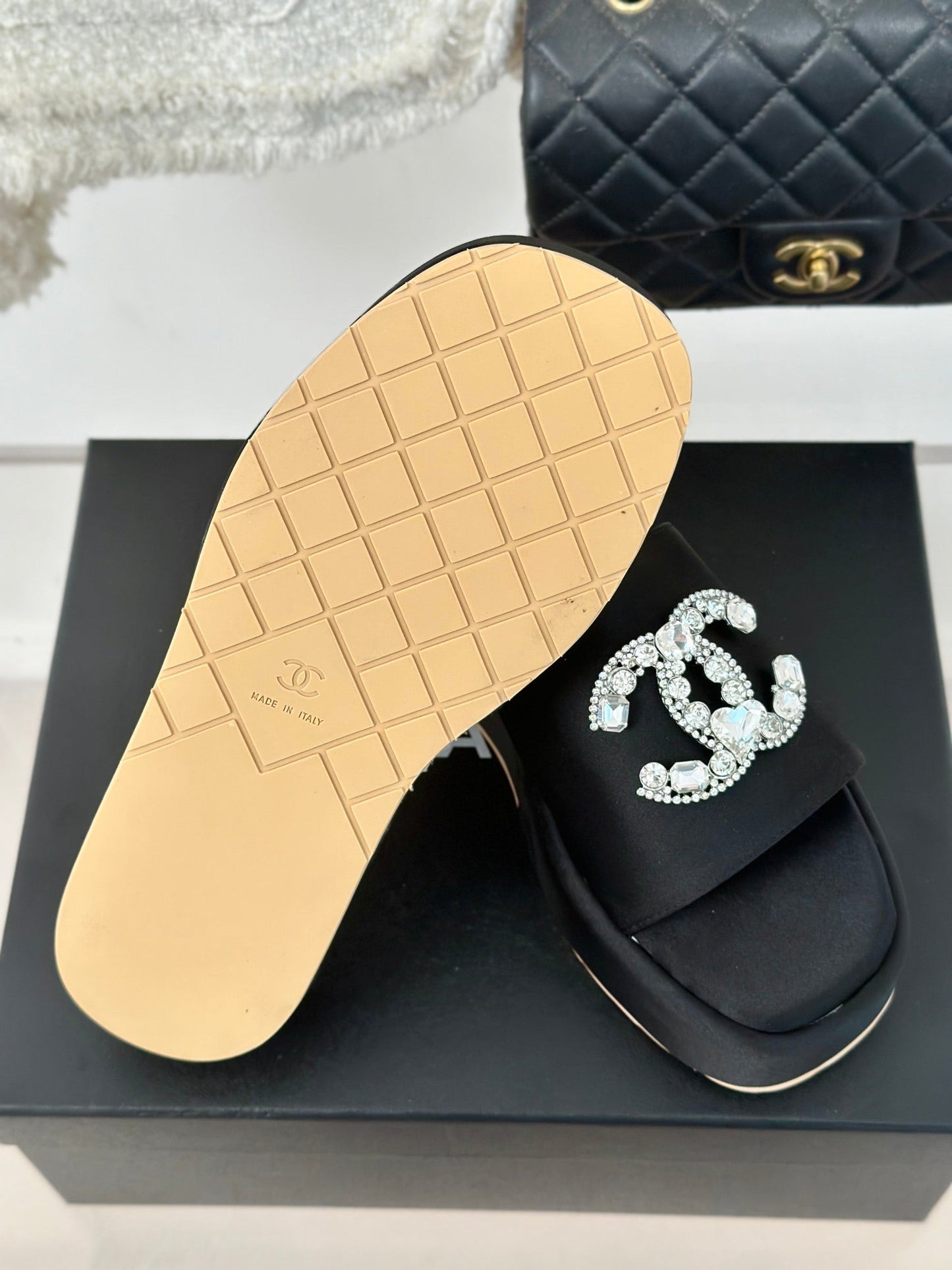 SLIPPERS THICK SOLE IN BLACK SATIN - 35
