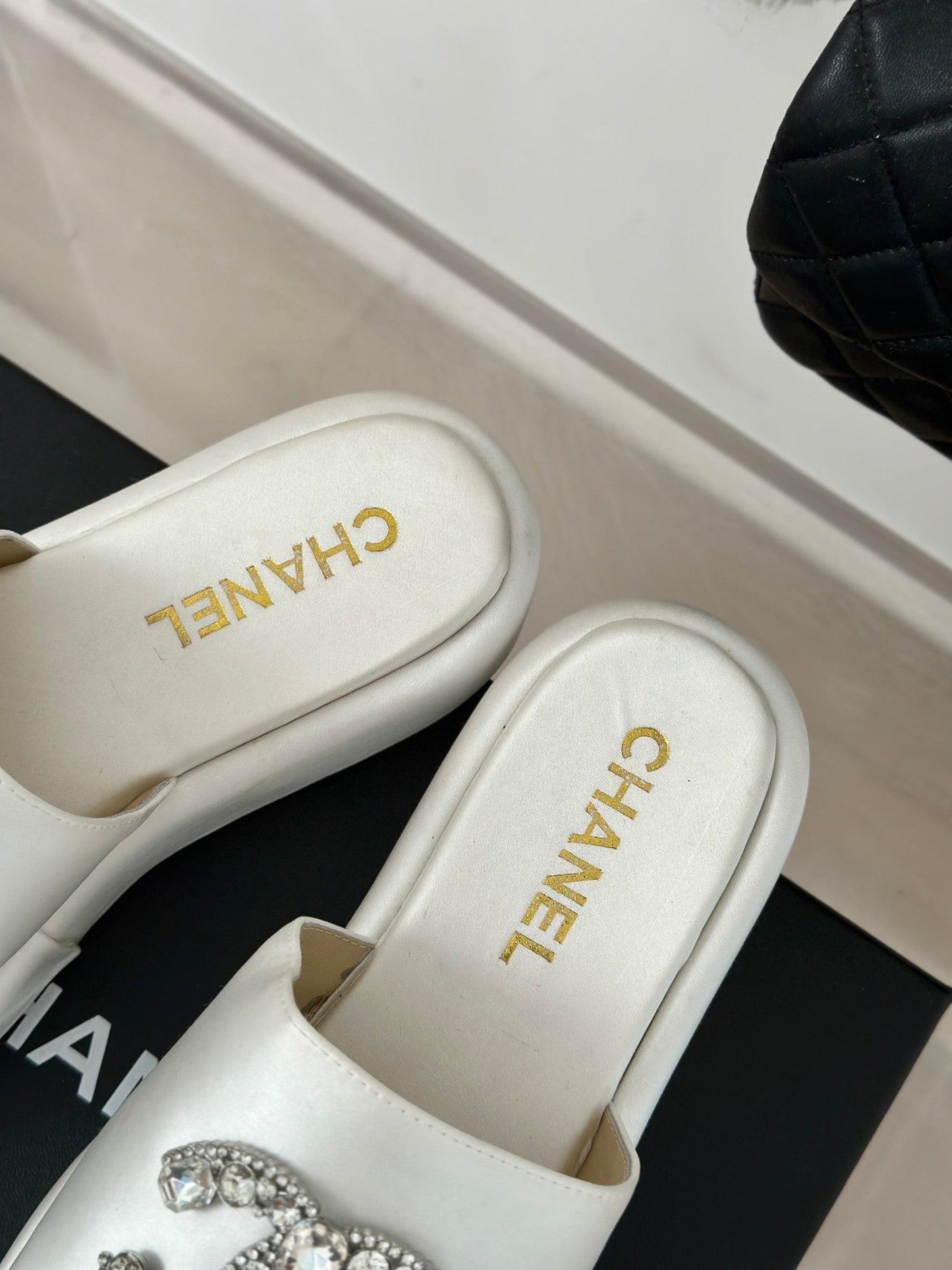 SLIPPERS THICK SOLE IN WHITE SATIN - 35