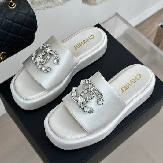 SLIPPERS THICK SOLE IN WHITE SATIN - 35