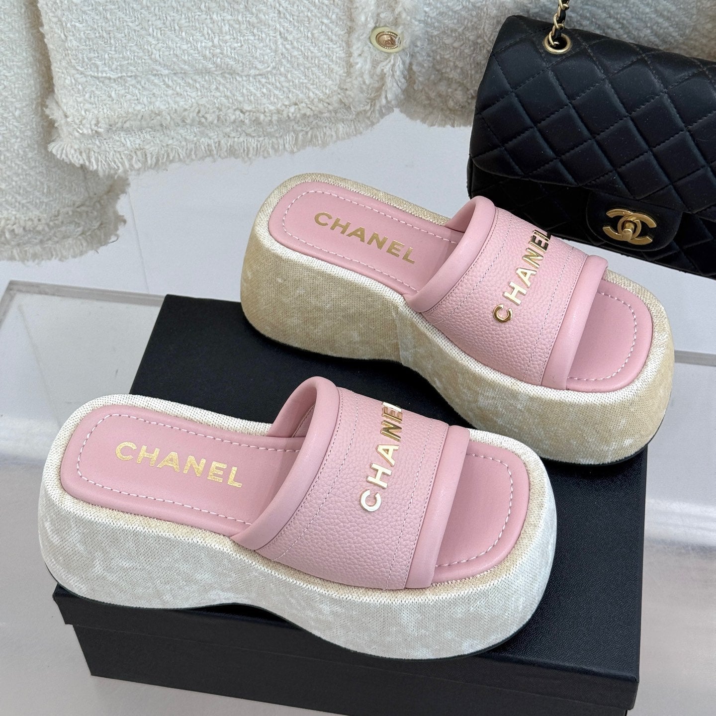 PLATFORM SLIPPERS IN BABY PINK LAMBSKIN - 35