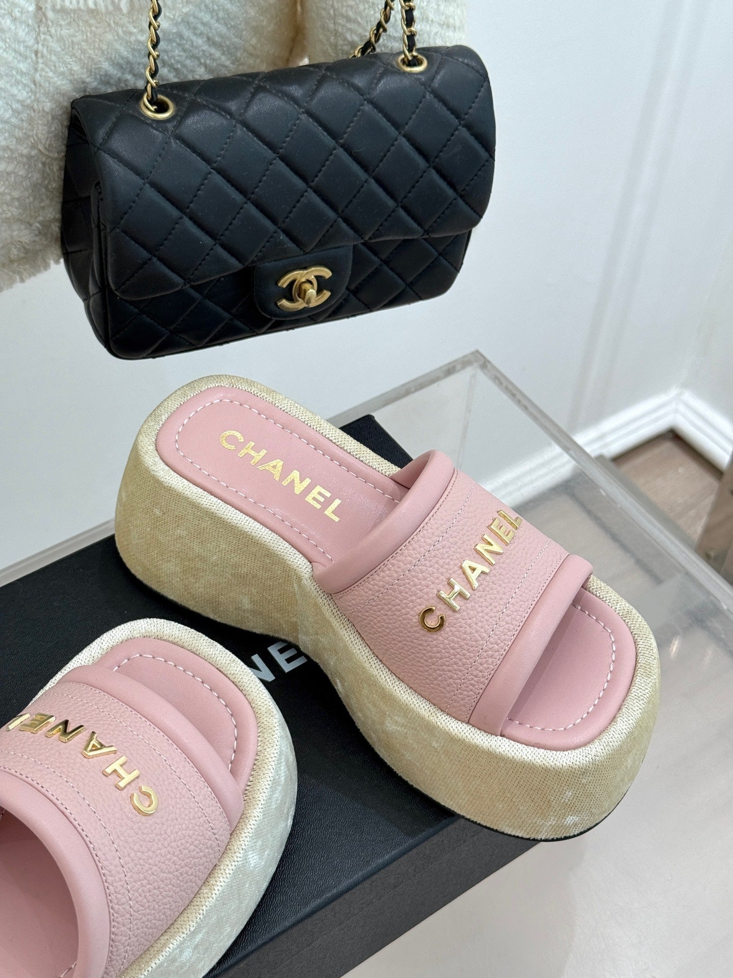 PLATFORM SLIPPERS IN BABY PINK LAMBSKIN - 35