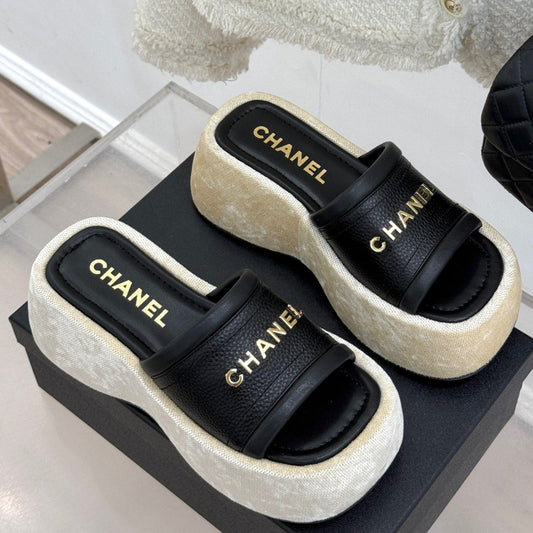 PLATFORM SLIPPERS IN BLACK LAMBSKIN - 35