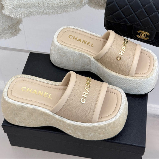 PLATFORM SLIPPERS IN CAMEL BEIGE LAMBSKIN - 35