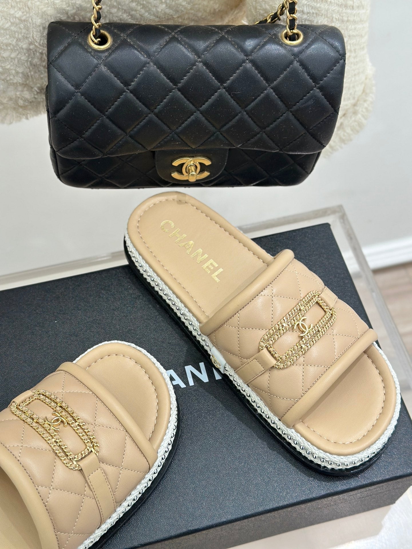 DIAMOND QUILTED CHAIN LAZY SLIPPERS IN BISQUE BEIGE LAMBSKIN - 35
