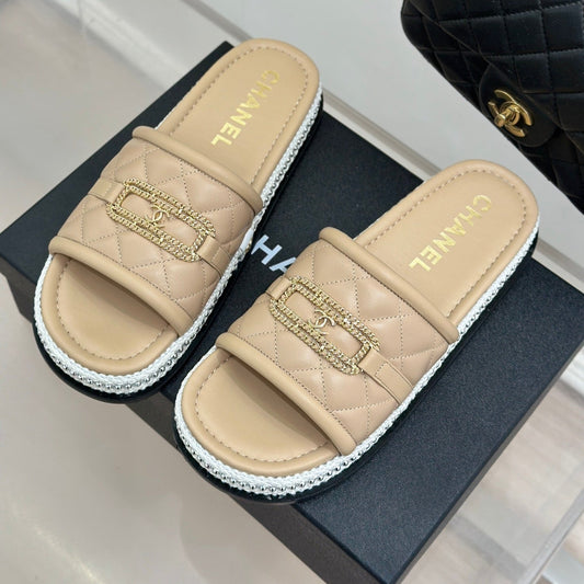 DIAMOND QUILTED CHAIN LAZY SLIPPERS IN BISQUE BEIGE LAMBSKIN - 35