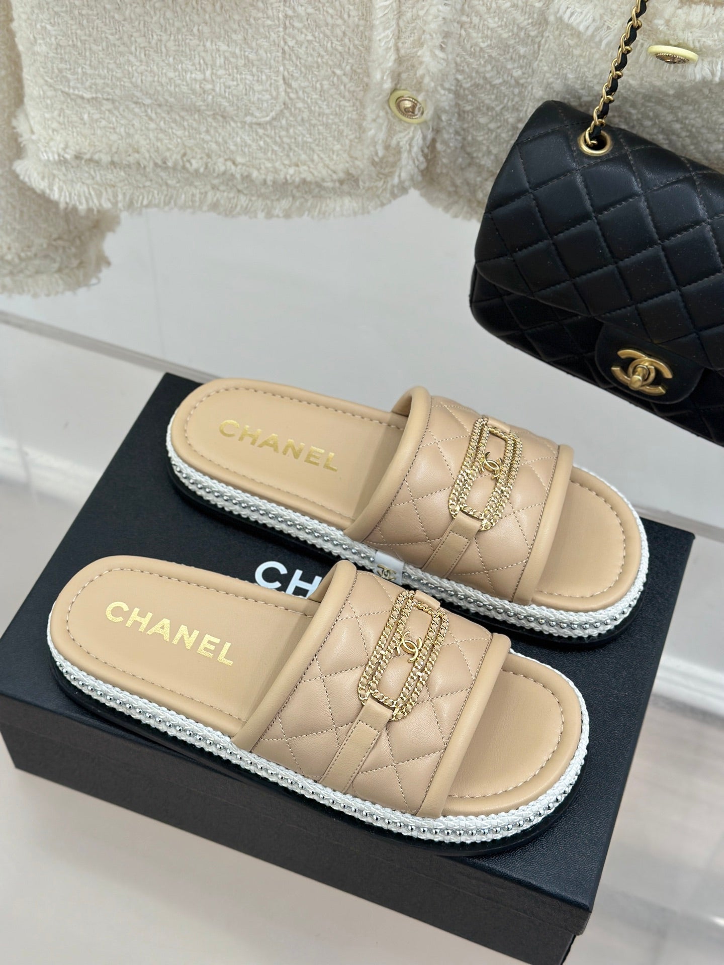 DIAMOND QUILTED CHAIN LAZY SLIPPERS IN BISQUE BEIGE LAMBSKIN - 35