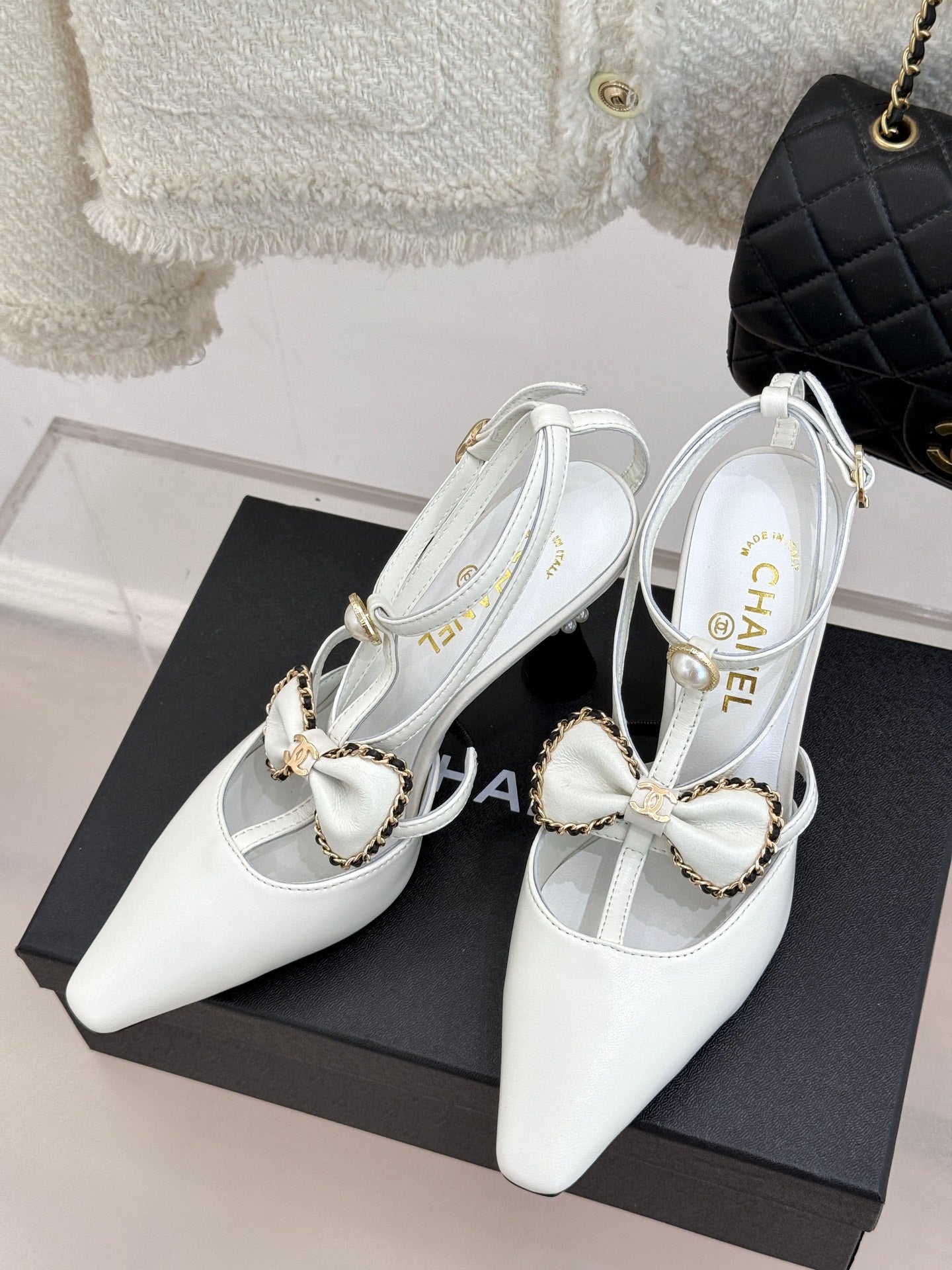 CHAIN BOW HIGH HEEL 8 CM SLINGBACKS IN WHITE SUEDE - 35