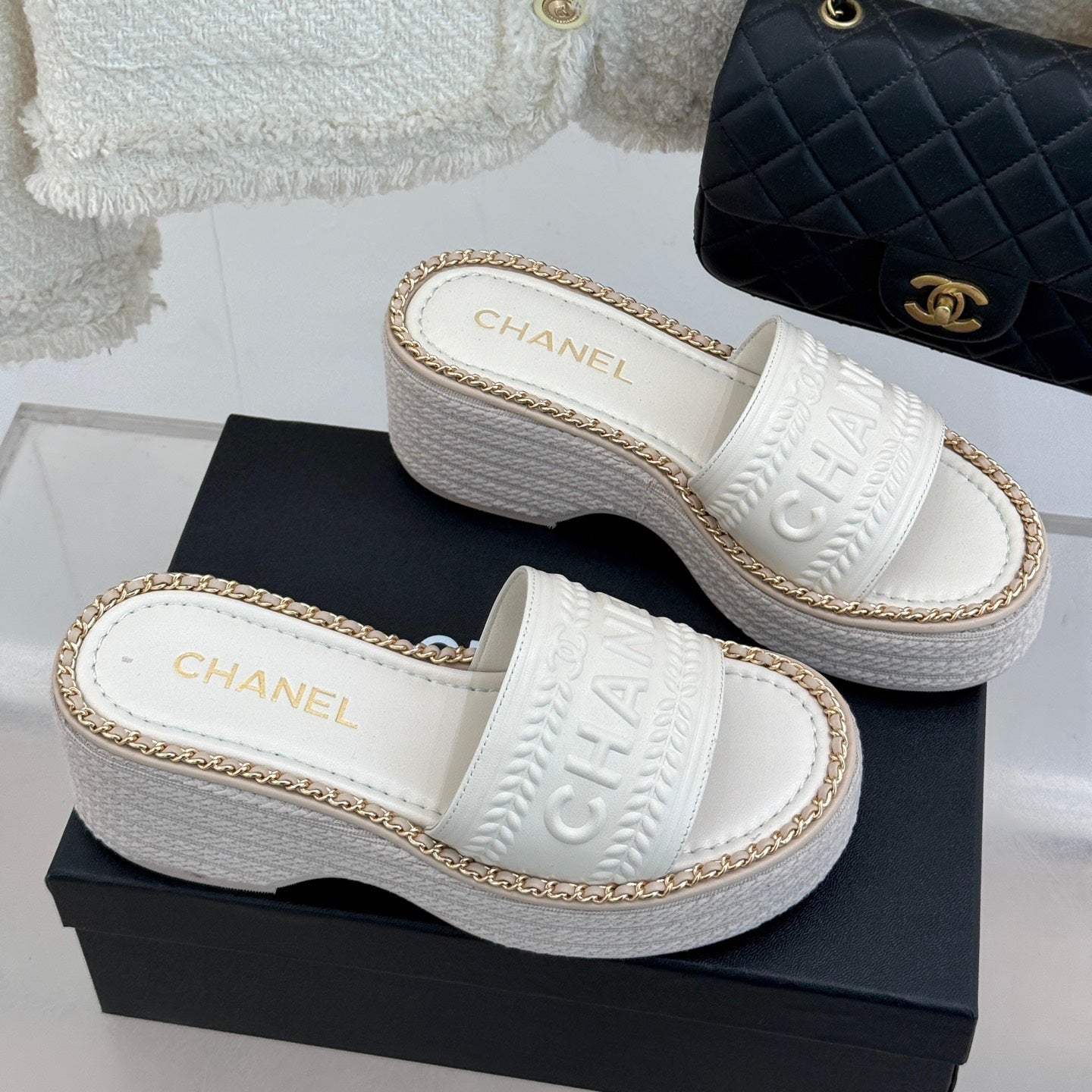 THICK SOLE WEDGE SLIPPERS IN WHITE CALFSKIN - 35