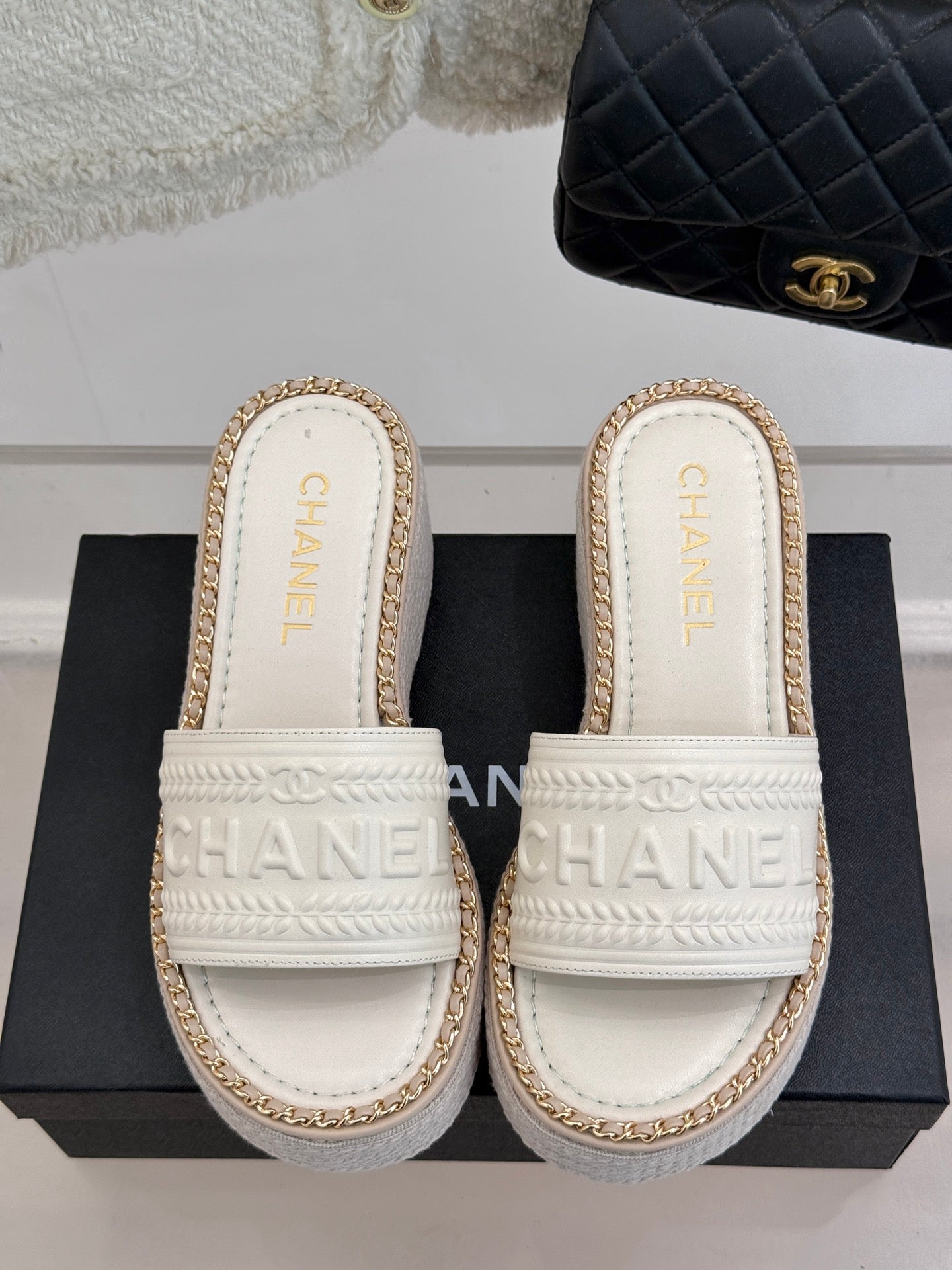 THICK SOLE WEDGE SLIPPERS IN WHITE CALFSKIN - 35