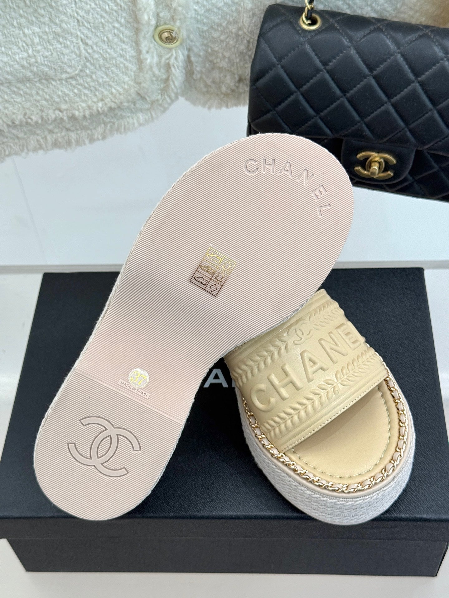 THICK SOLE WEDGE SLIPPERS IN BISQUE BEIGE CALFSKIN - 35
