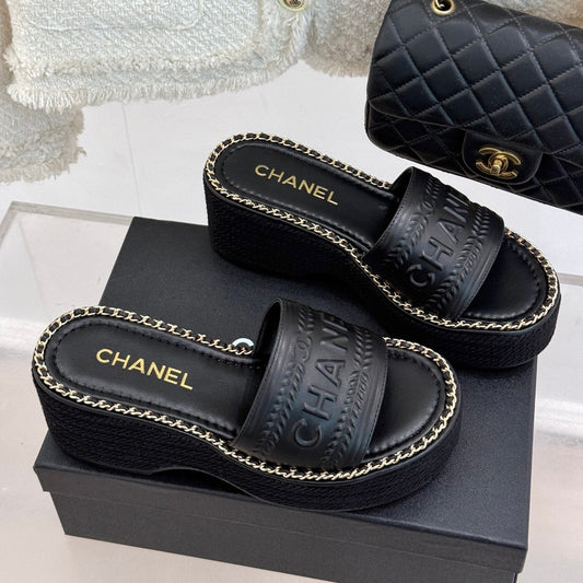THICK SOLE WEDGE SLIPPERS IN BLACK CALFSKIN - 35
