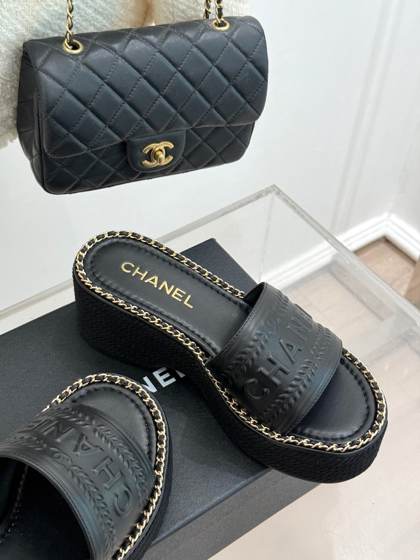 THICK SOLE WEDGE SLIPPERS IN BLACK CALFSKIN - 35