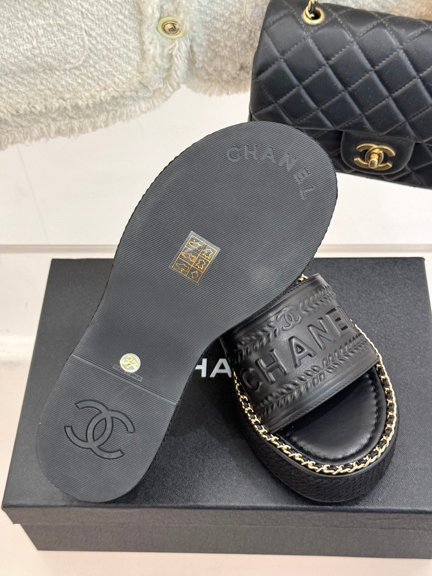THICK SOLE WEDGE SLIPPERS IN BLACK CALFSKIN - 35