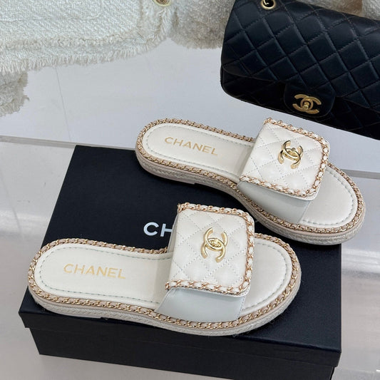 FLAT CHAIN HEART SLIPPER IN WHITE LAMBSKIN - 35