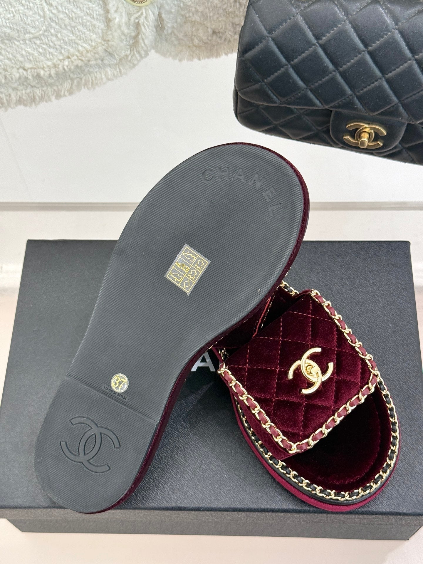 FLAT CHAIN HEART SLIPPER IN PLUM PURPLE VELVET - 35