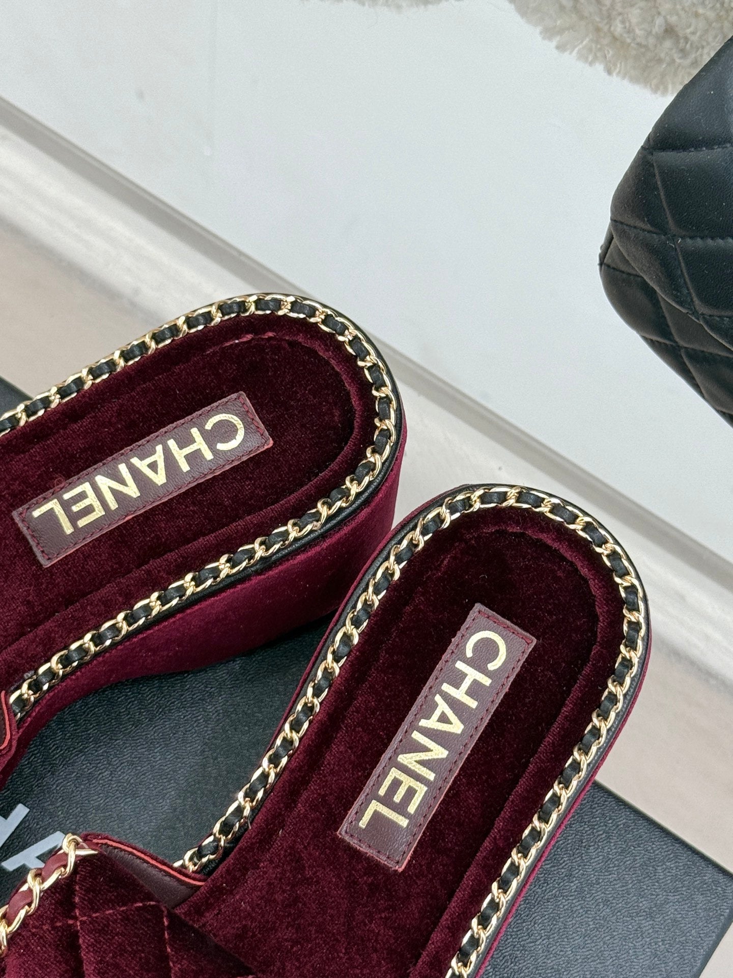 THICK-SOLED CHAIN HEART SLIPPER IN PLUM PURPLE VELVET - 35