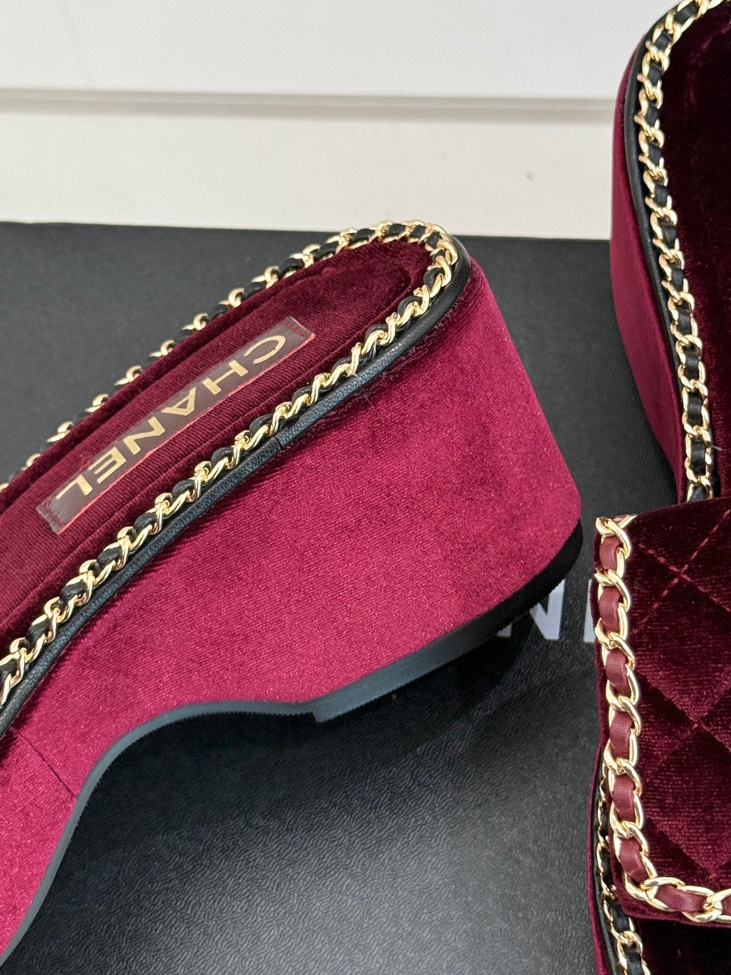 THICK-SOLED CHAIN HEART SLIPPER IN PLUM PURPLE VELVET - 35