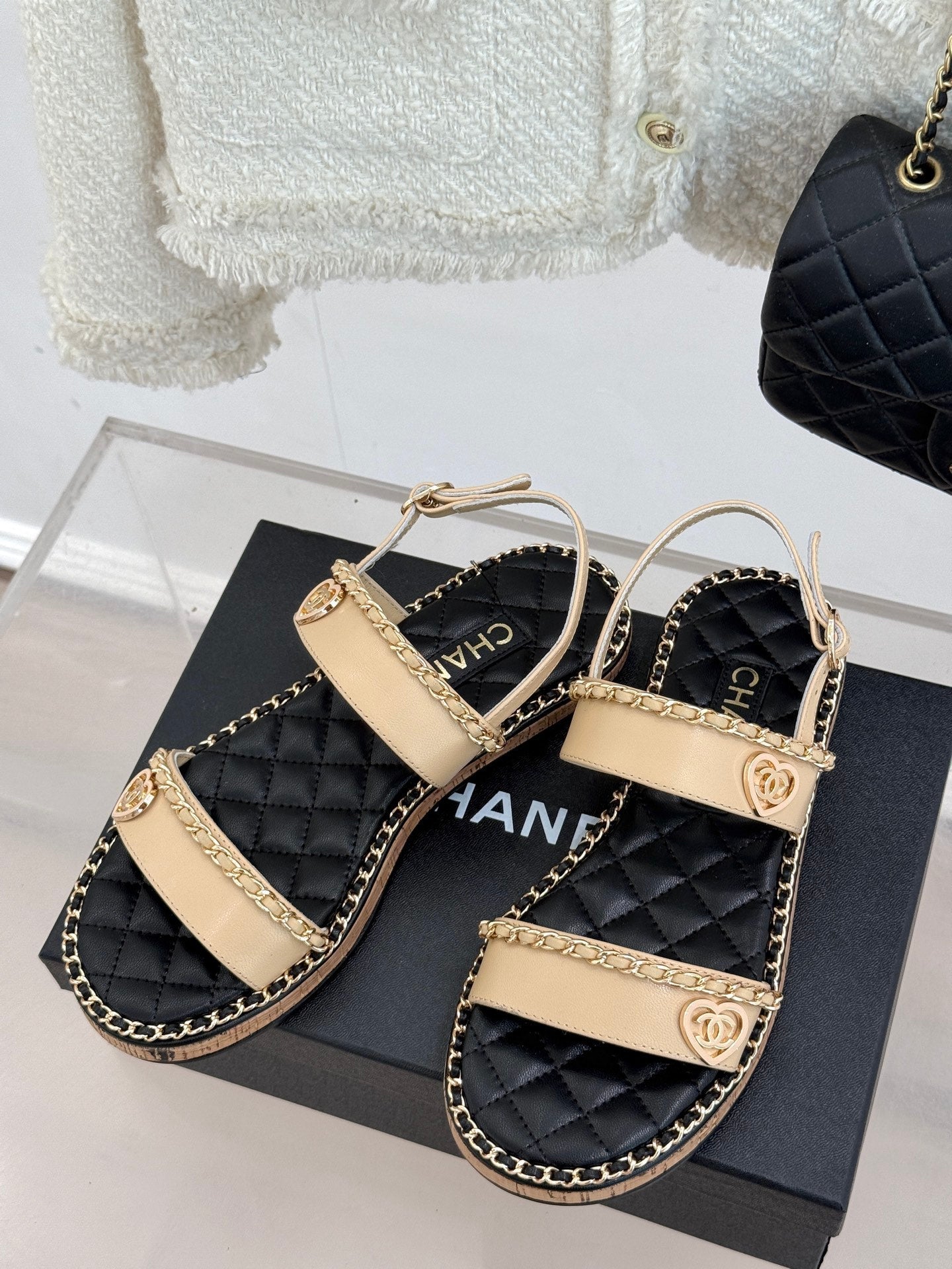FLAT CHAIN HEART SANDAL IN BISQUE BEIGE LAMBSKIN - 35