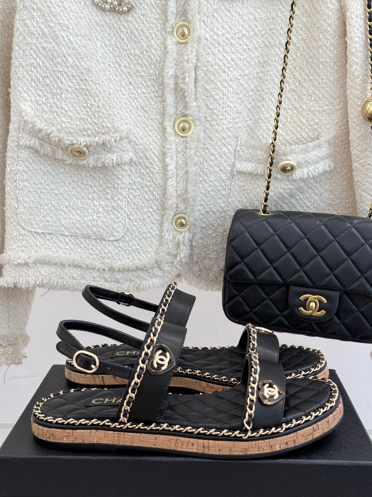 FLAT CHAIN HEART SANDAL IN BLACK LAMBSKIN - 35