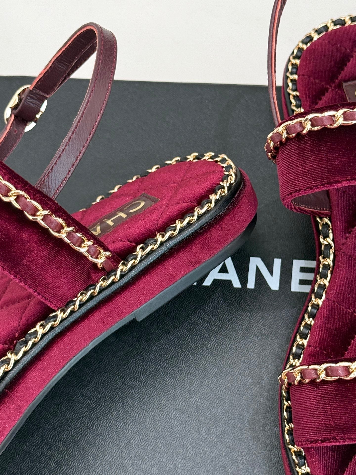 FLAT CHAIN HEART SANDAL IN PLUM PURPLE VELVET - 35