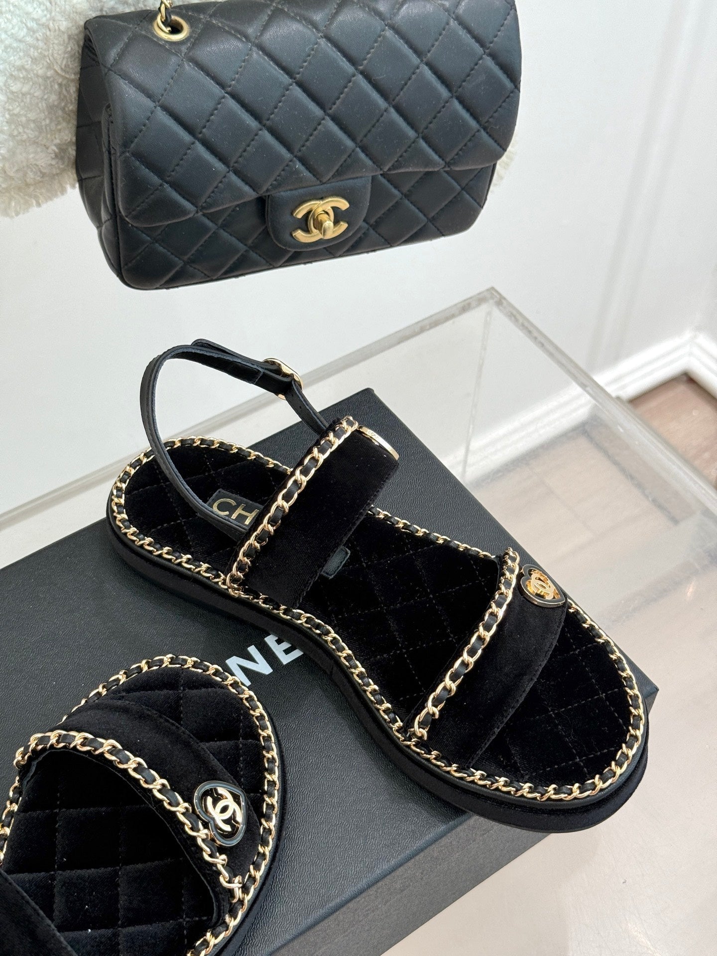 FLAT CHAIN HEART SANDAL IN BLACK VELVET - 35
