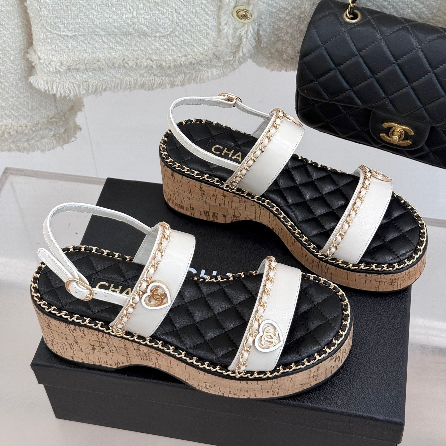 THICK-SOLED CHAIN HEART SANDAL IN WHITE LAMBSKIN - 35