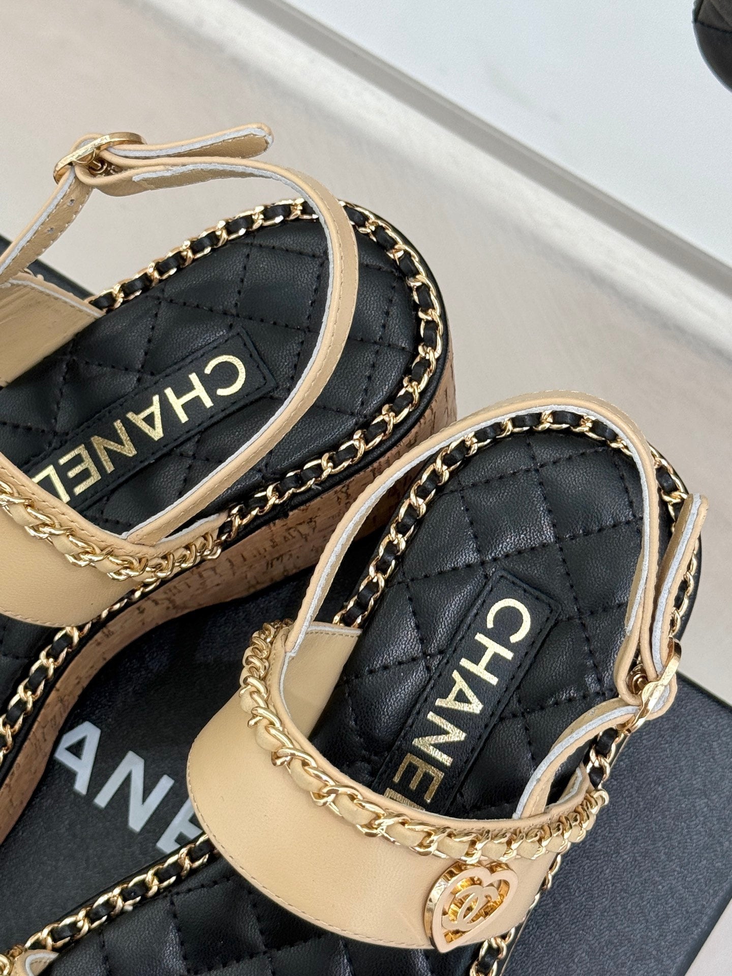 THICK-SOLED CHAIN HEART SANDAL IN BISQUE BEIGE LAMBSKIN - 35