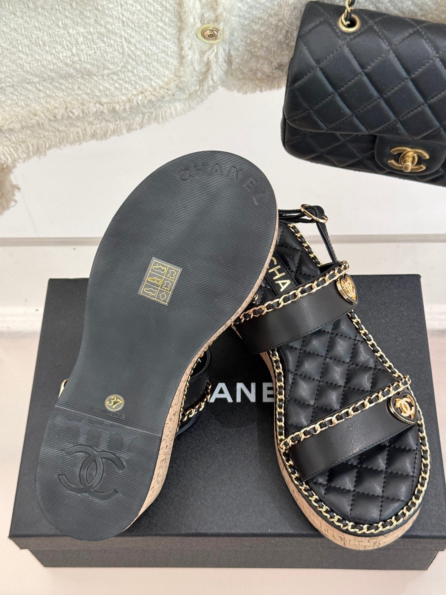 THICK-SOLED CHAIN HEART SANDAL IN BLACK LAMBSKIN - 35
