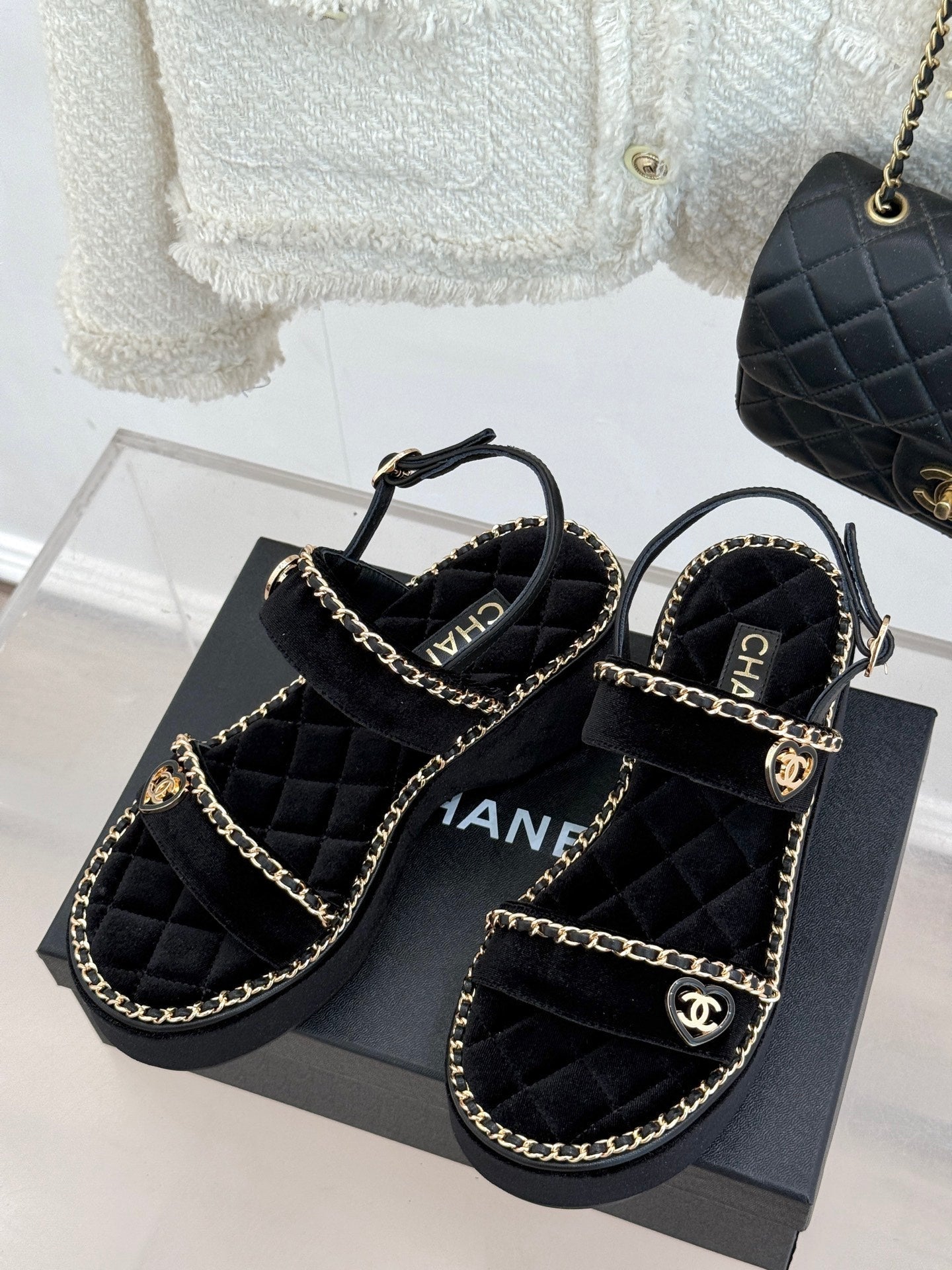 THICK-SOLED CHAIN HEART SANDAL IN BLACK VELVET - 35