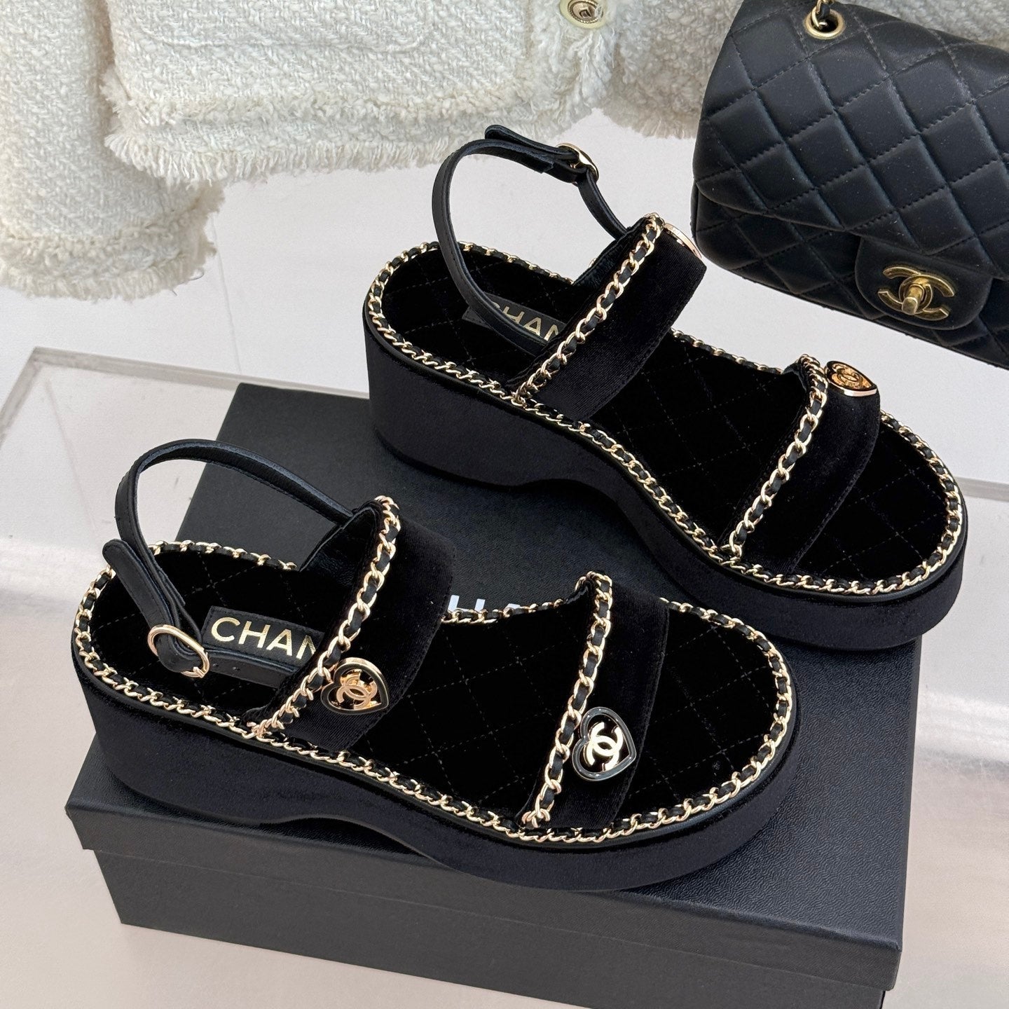 THICK-SOLED CHAIN HEART SANDAL IN BLACK VELVET - 35