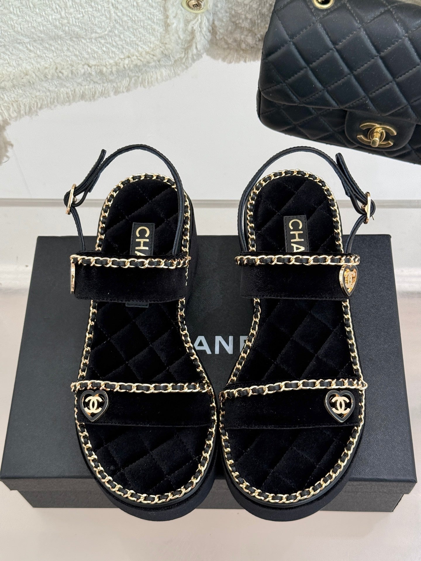 THICK-SOLED CHAIN HEART SANDAL IN BLACK VELVET - 35