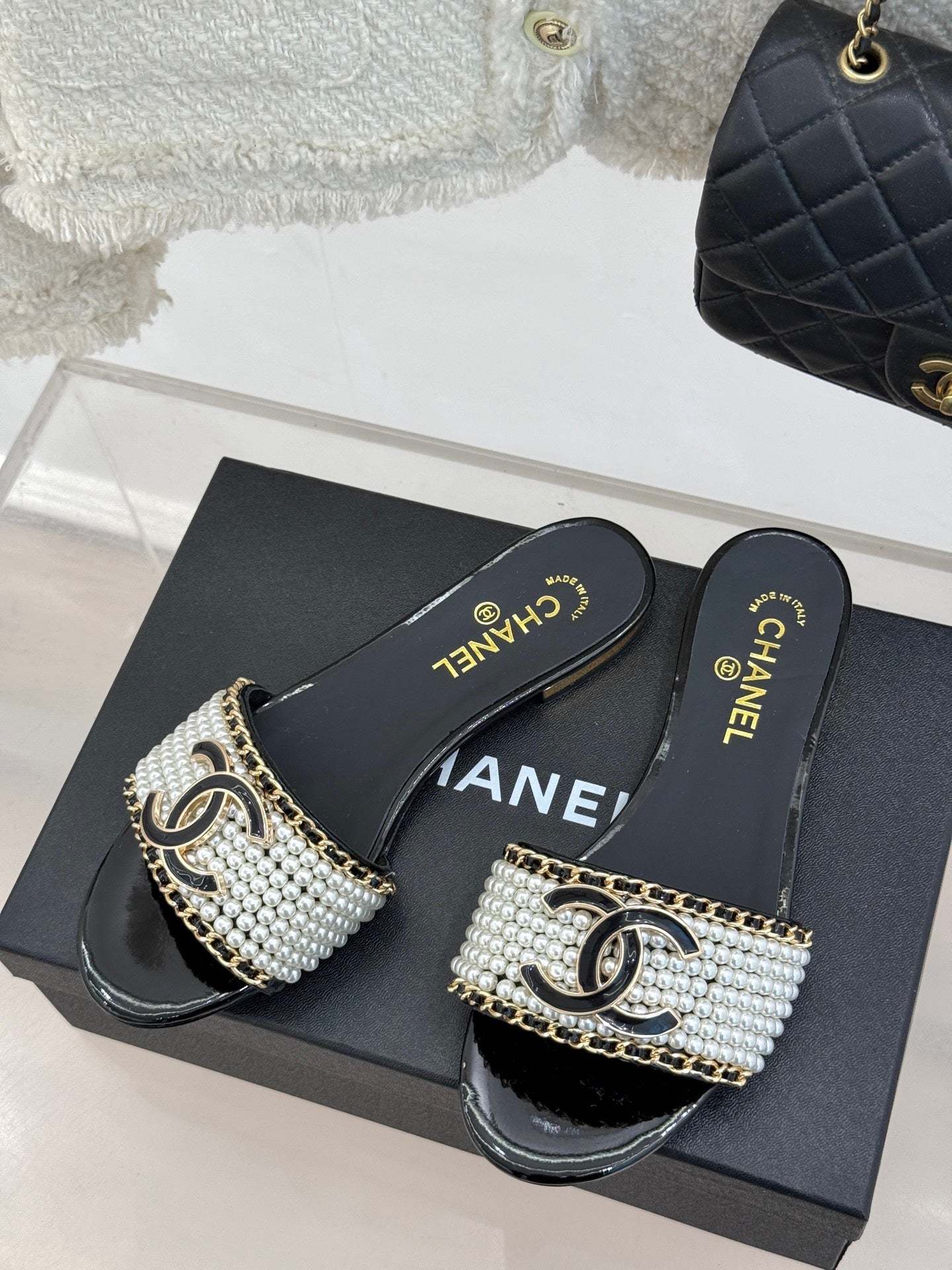 CC SLIDE SANDALS IN BLACK AND WHITE PEARL - 35