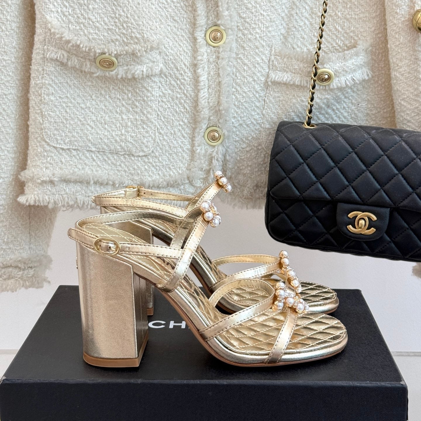 HIGH HEELS SANDAL IN GOLD LAMBSKIN PEARL FLOWERS - 35